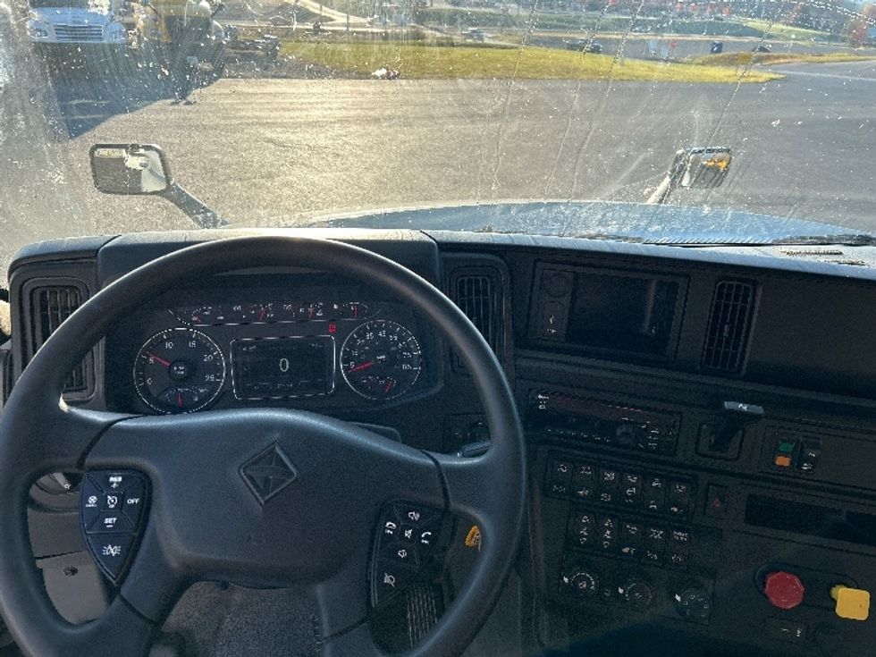 Sleeper Tractor-Heavy Duty Tractors-International-2019-LT625-Duncansville-PA-552,650\n\t\tmiles-$ 38,000 - Image 11