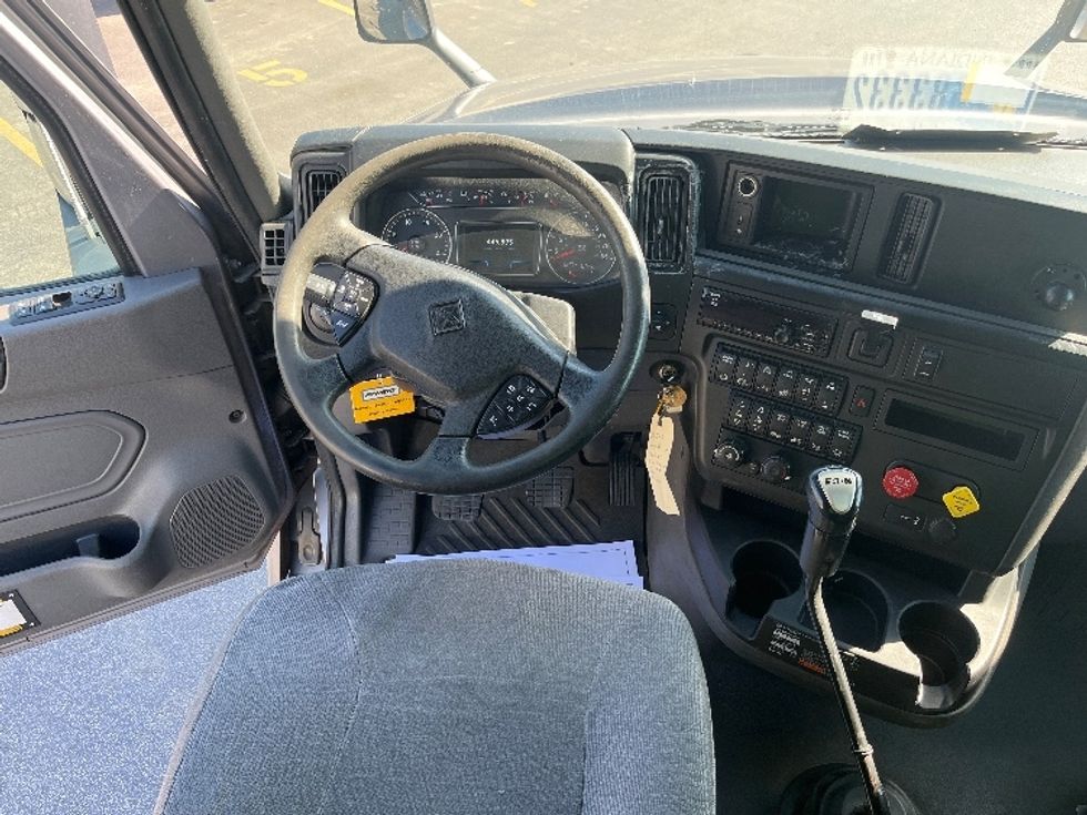 Sleeper Tractor-Heavy Duty Tractors-International-2019-LT625-East Chicago-IN-451,705\n\t\tmiles-$ 27,250 - Image 11