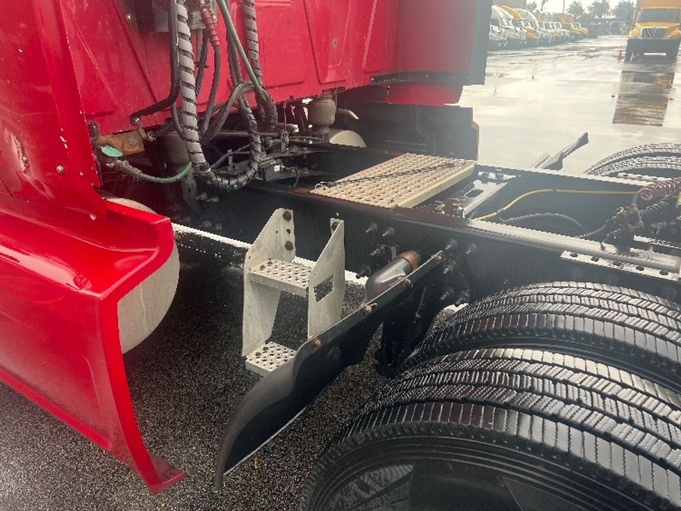 Sleeper Tractor-Heavy Duty Tractors-International-2019-LT625-East Chicago-IN-464,095\n\t\tmiles-$ 41,000 - Image 22