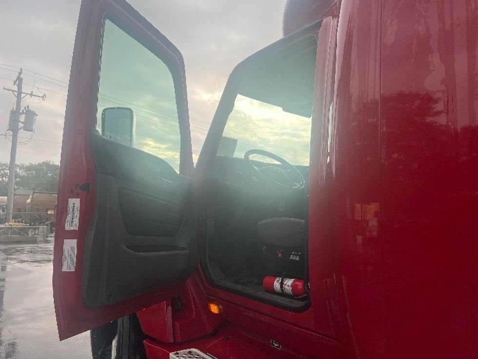 Sleeper Tractor-Heavy Duty Tractors-International-2019-LT625-East Chicago-IN-464,095\n\t\tmiles-$ 41,000 - Image 9