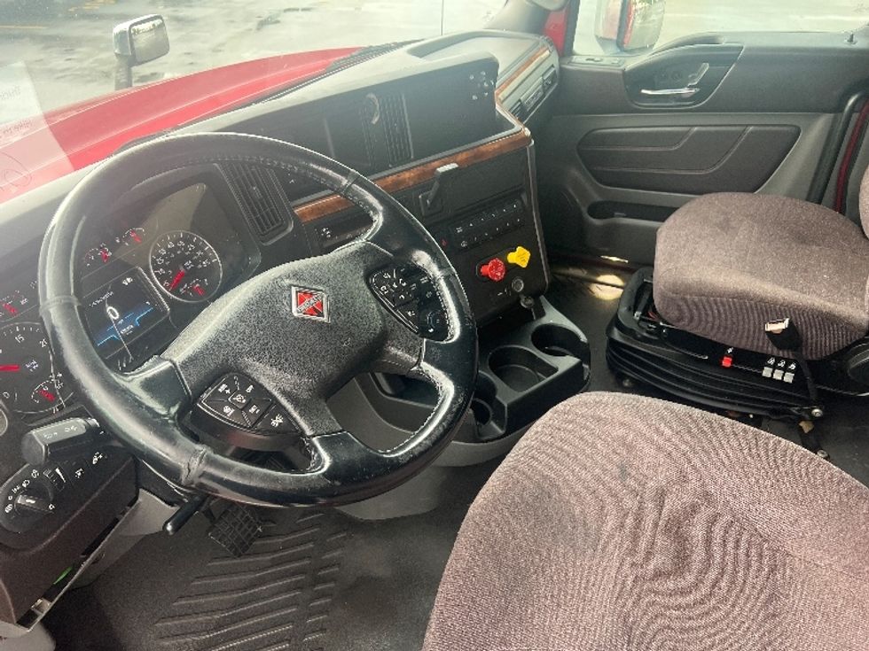 Sleeper Tractor-Heavy Duty Tractors-International-2019-LT625-East Chicago-IN-475,176\n\t\tmiles-$ 39,500 - Image 10