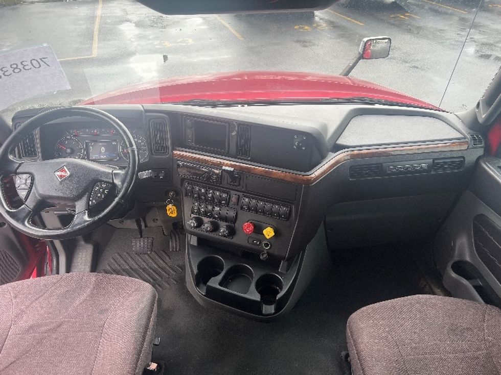 Sleeper Tractor-Heavy Duty Tractors-International-2019-LT625-East Chicago-IN-475,176\n\t\tmiles-$ 39,500 - Image 12