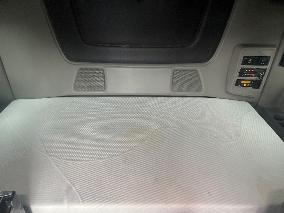 Sleeper Tractor-Heavy Duty Tractors-International-2019-LT625-East Chicago-IN-475,176\n\t\tmiles-$ 39,500 - Image 17