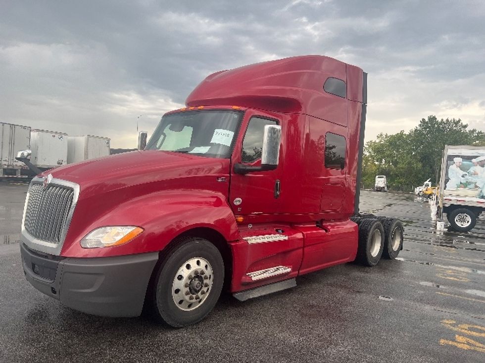 2019 International LT625 LT photo 3