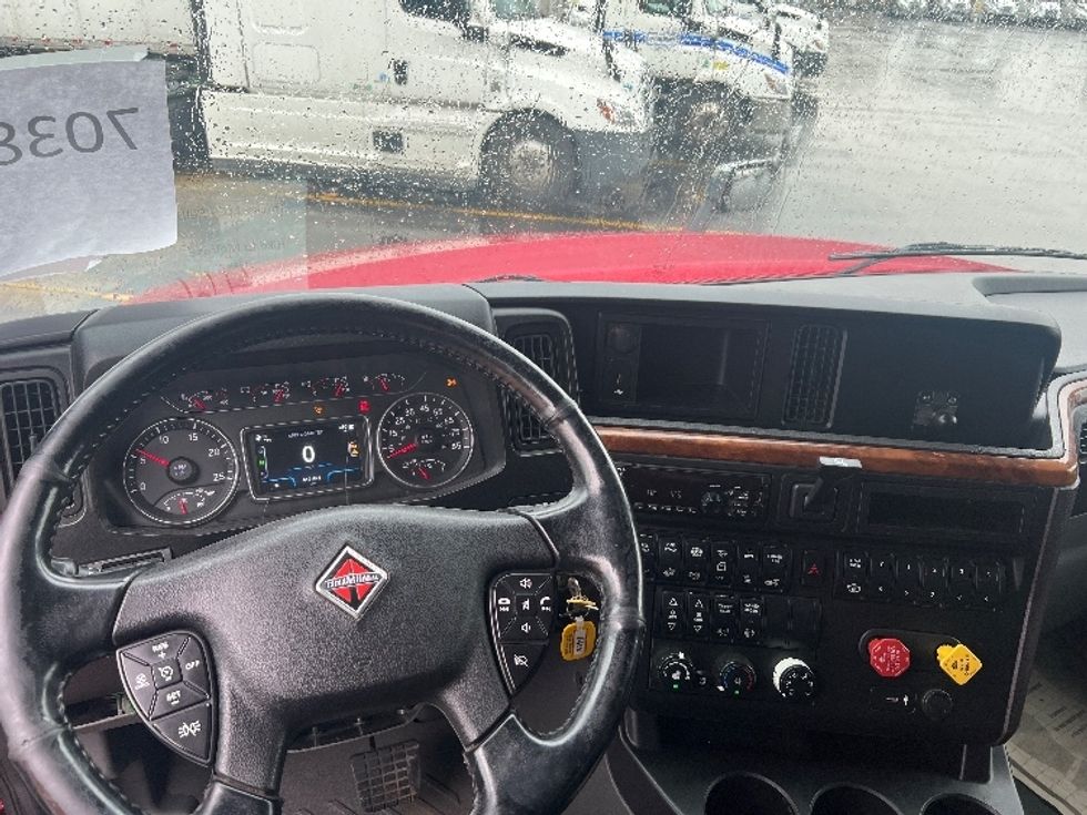 Sleeper Tractor-Heavy Duty Tractors-International-2019-LT625-East Chicago-IN-484,053\n\t\tmiles-$ 39,000 - Image 11