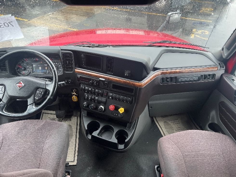 Sleeper Tractor-Heavy Duty Tractors-International-2019-LT625-East Chicago-IN-484,053\n\t\tmiles-$ 39,000 - Image 12
