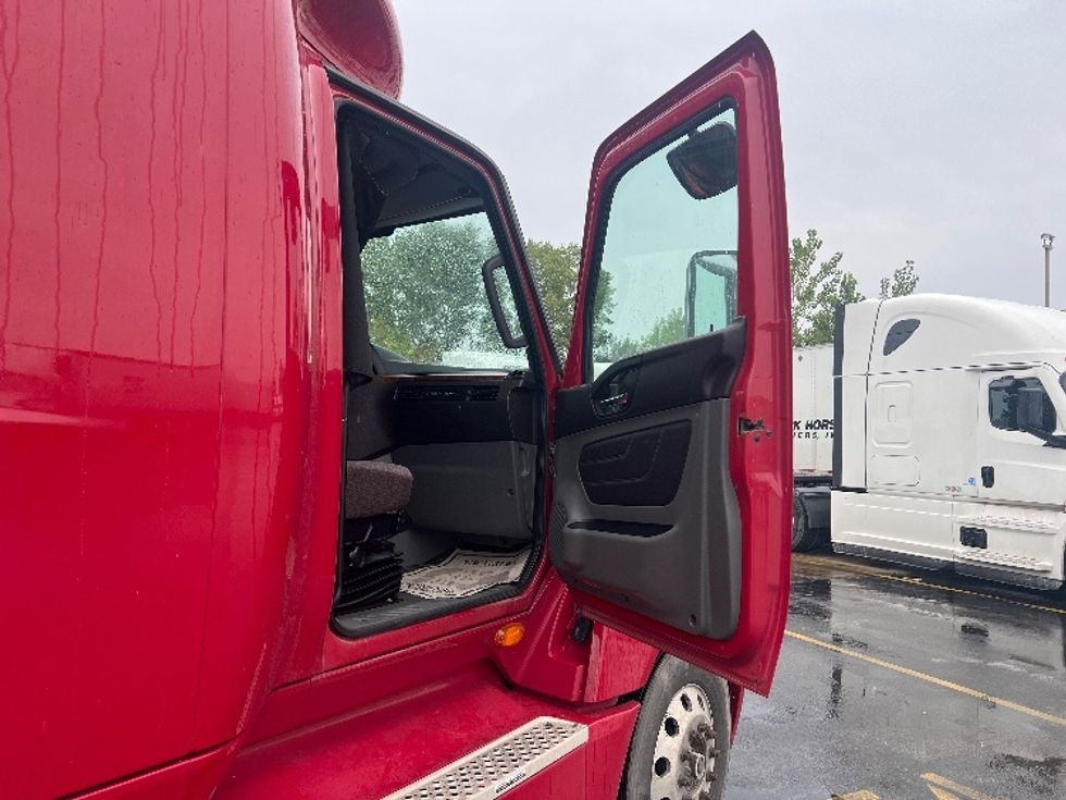 Sleeper Tractor-Heavy Duty Tractors-International-2019-LT625-East Chicago-IN-484,053\n\t\tmiles-$ 39,000 - Image 13