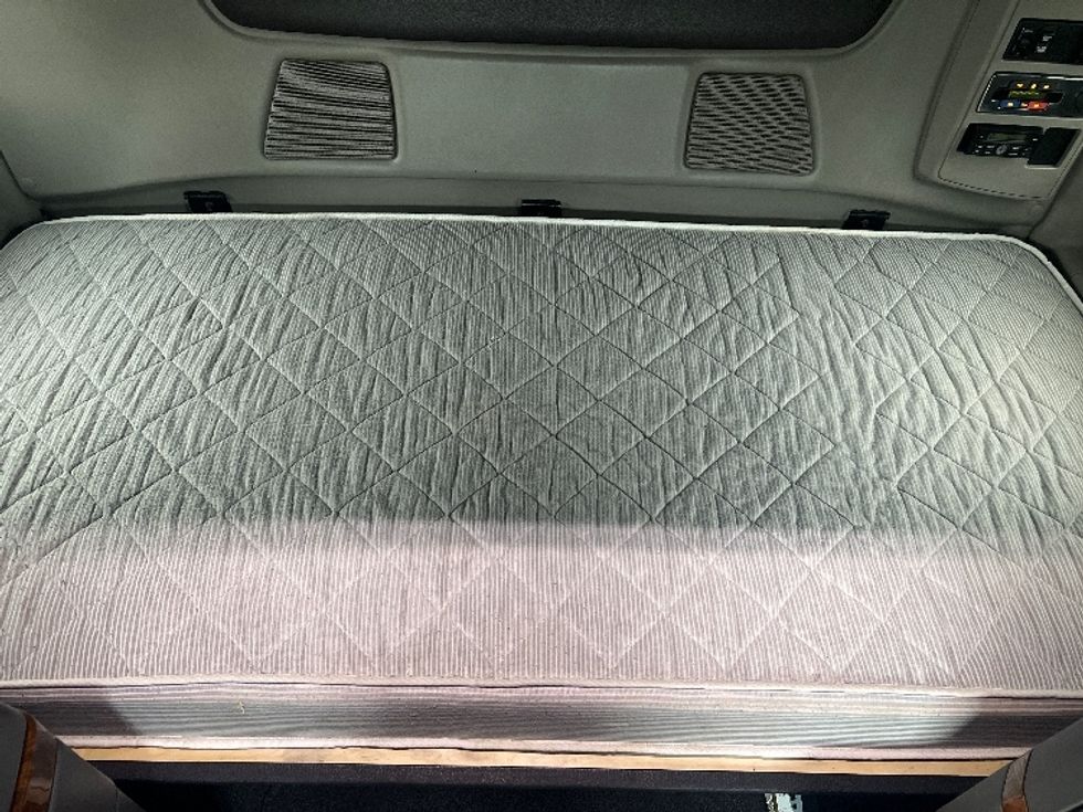 Sleeper Tractor-Heavy Duty Tractors-International-2019-LT625-East Chicago-IN-484,053\n\t\tmiles-$ 39,000 - Image 17