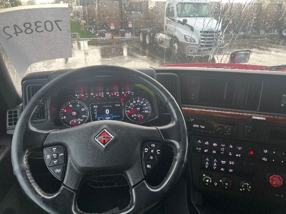 Sleeper Tractor-Heavy Duty Tractors-International-2019-LT625-East Chicago-IN-491,014\n\t\tmiles-$ 38,500 - Image 11