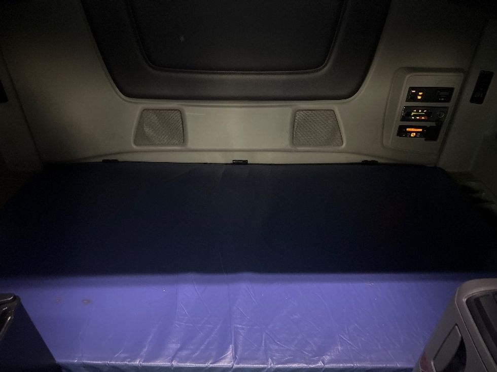 Sleeper Tractor-Heavy Duty Tractors-International-2019-LT625-East Chicago-IN-491,014\n\t\tmiles-$ 38,500 - Image 17