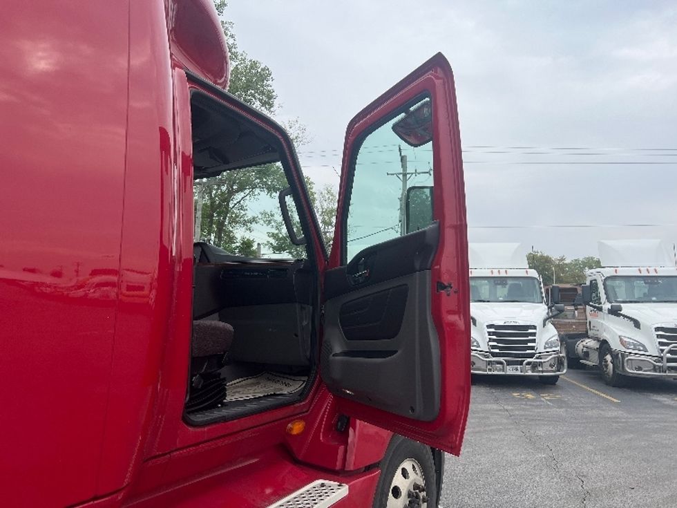 Sleeper Tractor-Heavy Duty Tractors-International-2019-LT625-East Chicago-IN-498,633\n\t\tmiles-$ 39,000 - Image 13