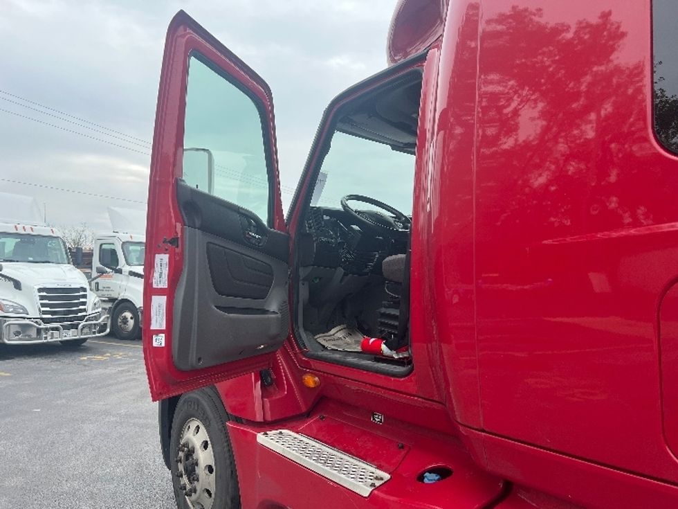 Sleeper Tractor-Heavy Duty Tractors-International-2019-LT625-East Chicago-IN-498,633\n\t\tmiles-$ 39,000 - Image 9