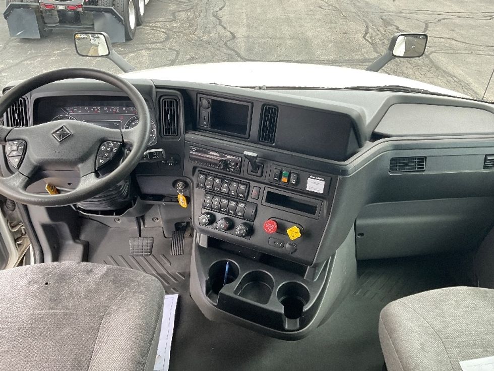 Sleeper Tractor-Heavy Duty Tractors-International-2019-LT625-East Chicago-IN-541,735\n\t\tmiles-$ 48,250 - Image 12