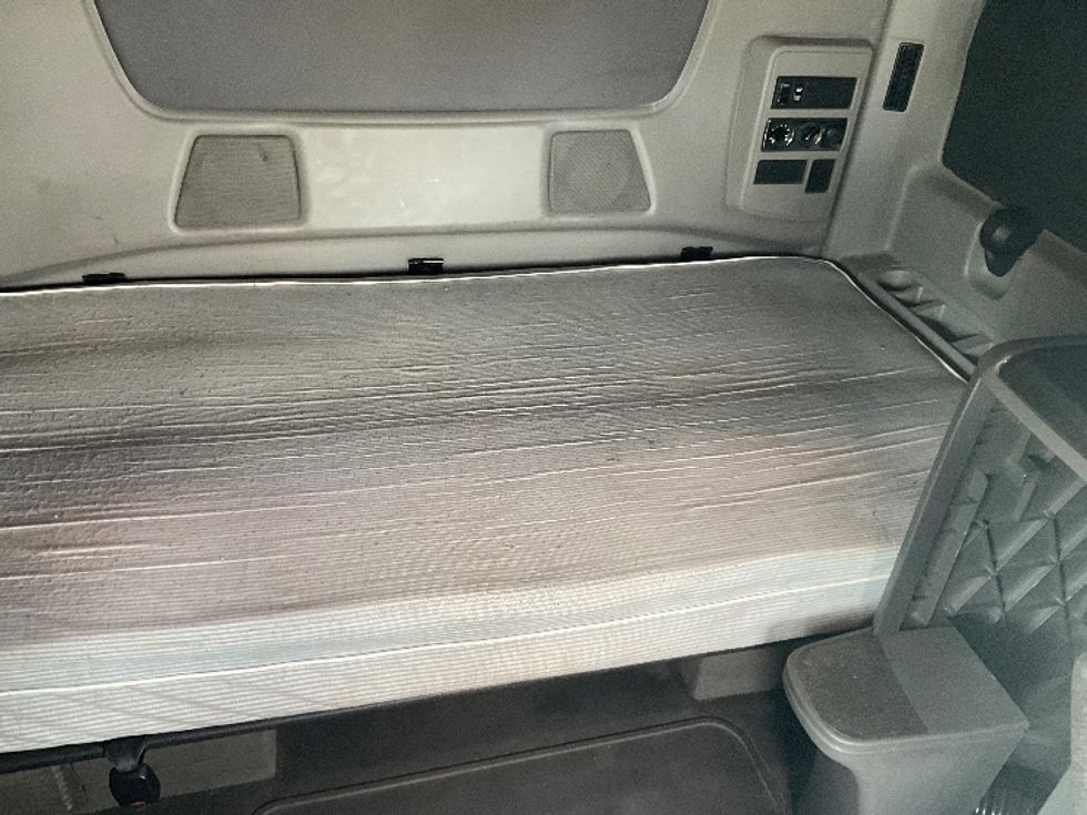 Sleeper Tractor-Heavy Duty Tractors-International-2019-LT625-East Chicago-IN-541,735\n\t\tmiles-$ 48,250 - Image 17