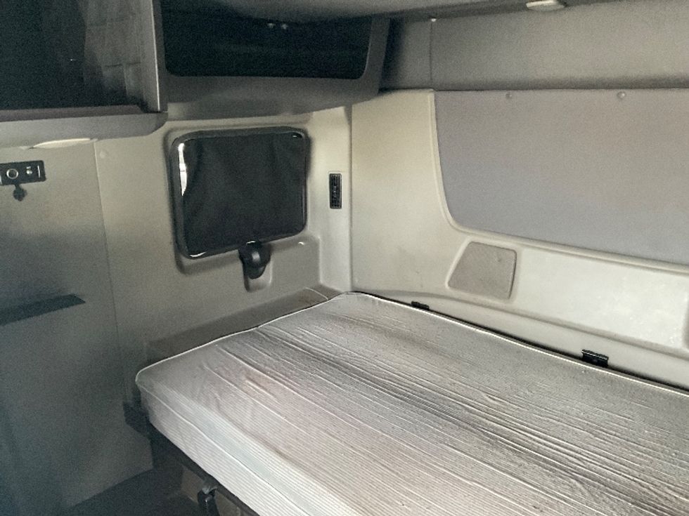 Sleeper Tractor-Heavy Duty Tractors-International-2019-LT625-East Chicago-IN-541,735\n\t\tmiles-$ 48,250 - Image 18