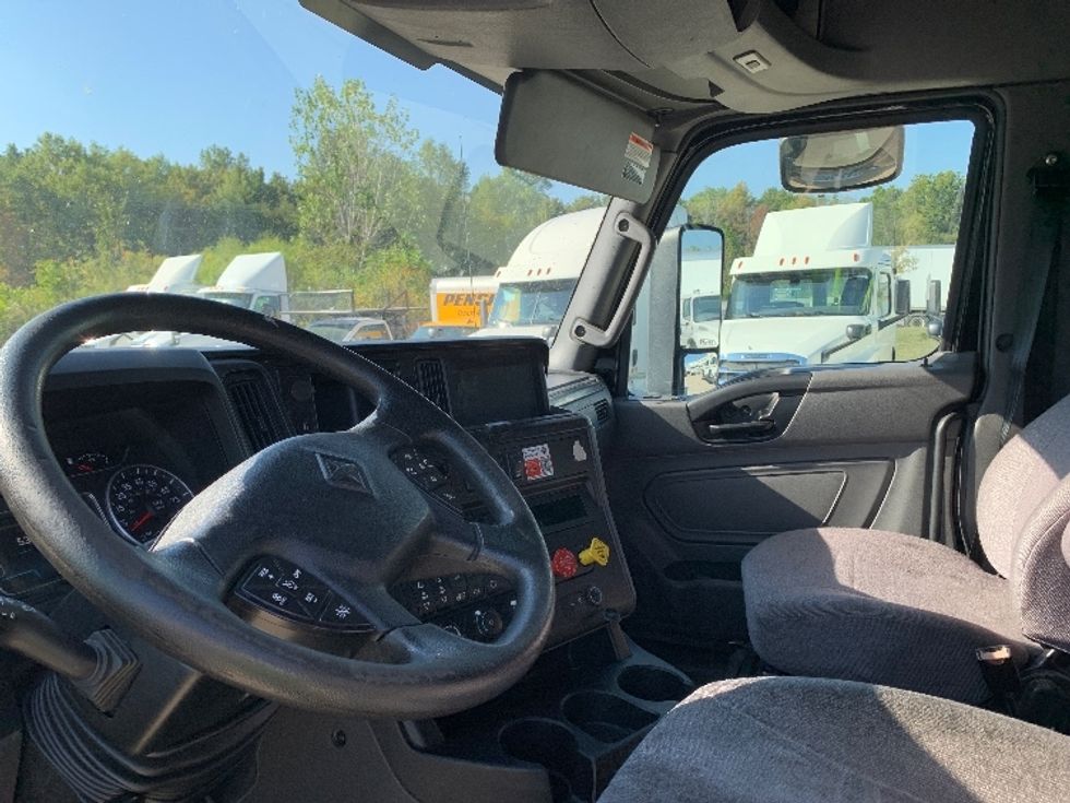 Sleeper Tractor-Heavy Duty Tractors-International-2019-LT625-East Liberty-OH-536,739\n\t\tmiles-$ 28,250 - Image 10