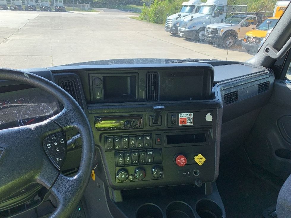 Sleeper Tractor-Heavy Duty Tractors-International-2019-LT625-East Liberty-OH-536,739\n\t\tmiles-$ 28,250 - Image 11
