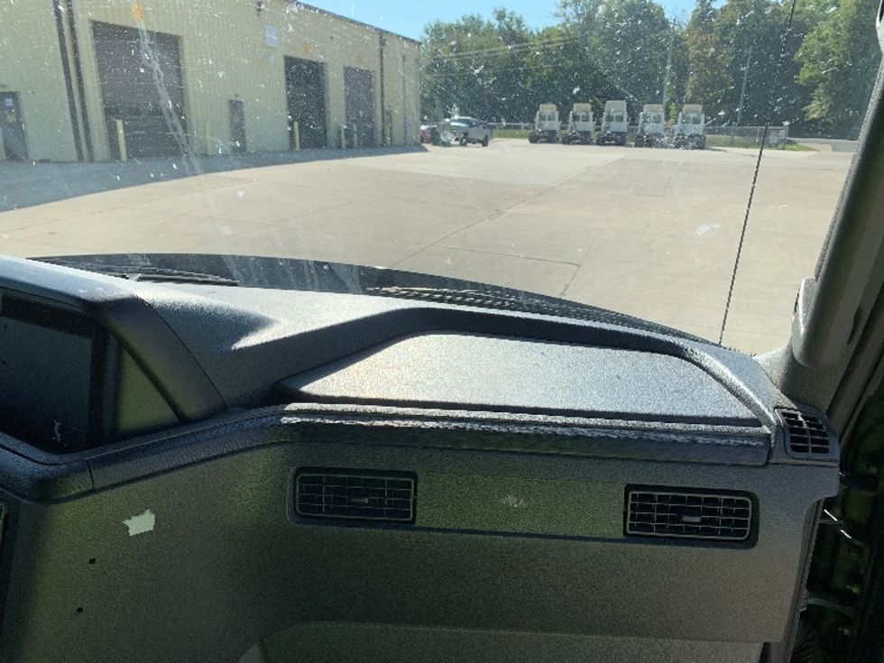 Sleeper Tractor-Heavy Duty Tractors-International-2019-LT625-East Liberty-OH-536,739\n\t\tmiles-$ 28,250 - Image 13