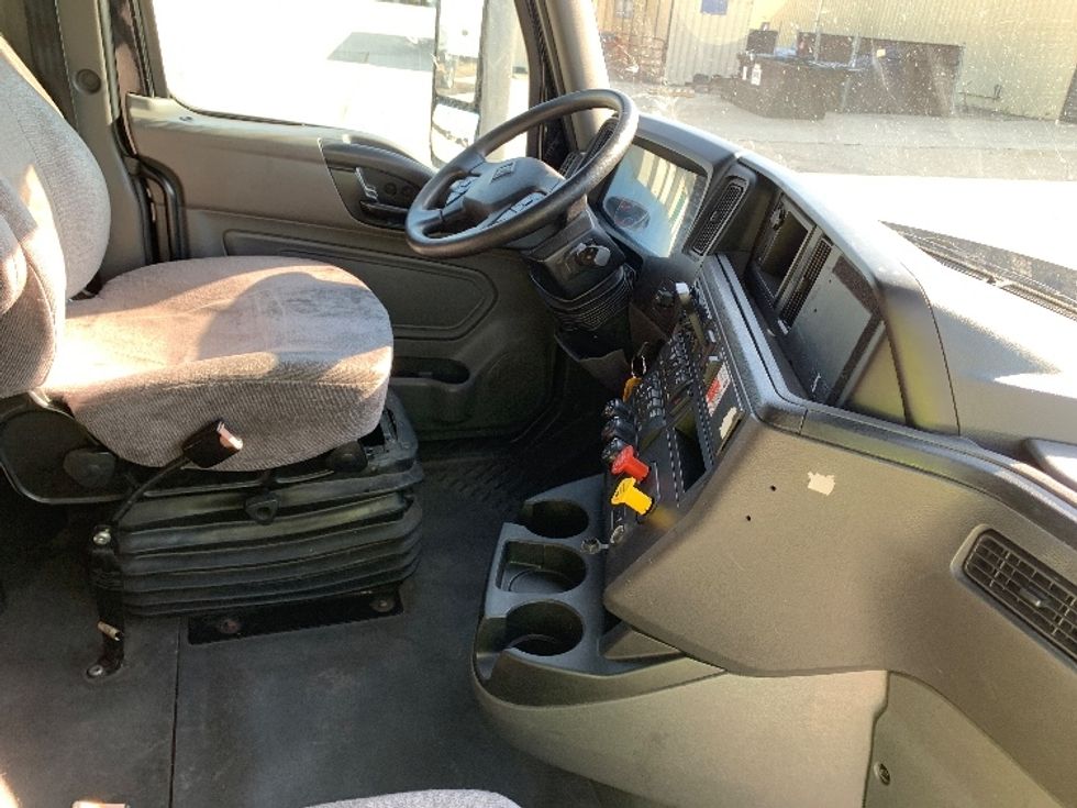 Sleeper Tractor-Heavy Duty Tractors-International-2019-LT625-East Liberty-OH-536,739\n\t\tmiles-$ 28,250 - Image 14
