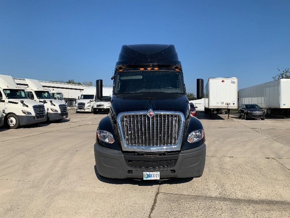 Sleeper Tractor-Heavy Duty Tractors-International-2019-LT625-East Liberty-OH-536,739\n\t\tmiles-$ 28,250 - Image 2