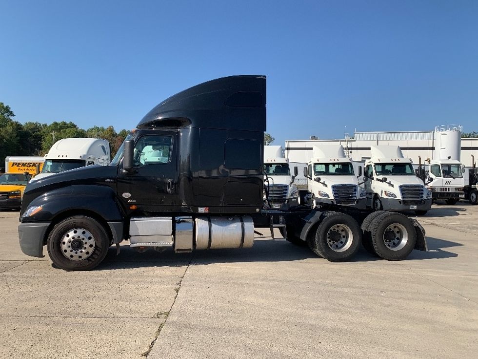 Sleeper Tractor-Heavy Duty Tractors-International-2019-LT625-East Liberty-OH-536,739\n\t\tmiles-$ 28,250 - Image 4