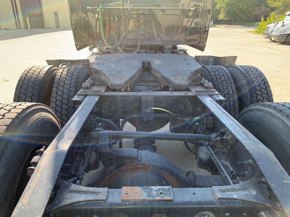 Sleeper Tractor-Heavy Duty Tractors-International-2019-LT625-East Liberty-OH-536,739\n\t\tmiles-$ 28,250 - Image 6