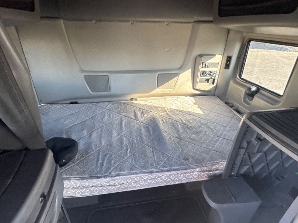 Sleeper Tractor-Heavy Duty Tractors-International-2019-LT625-El Paso-TX-608,487\n\t\tmiles-$ 32,750 - Image 17