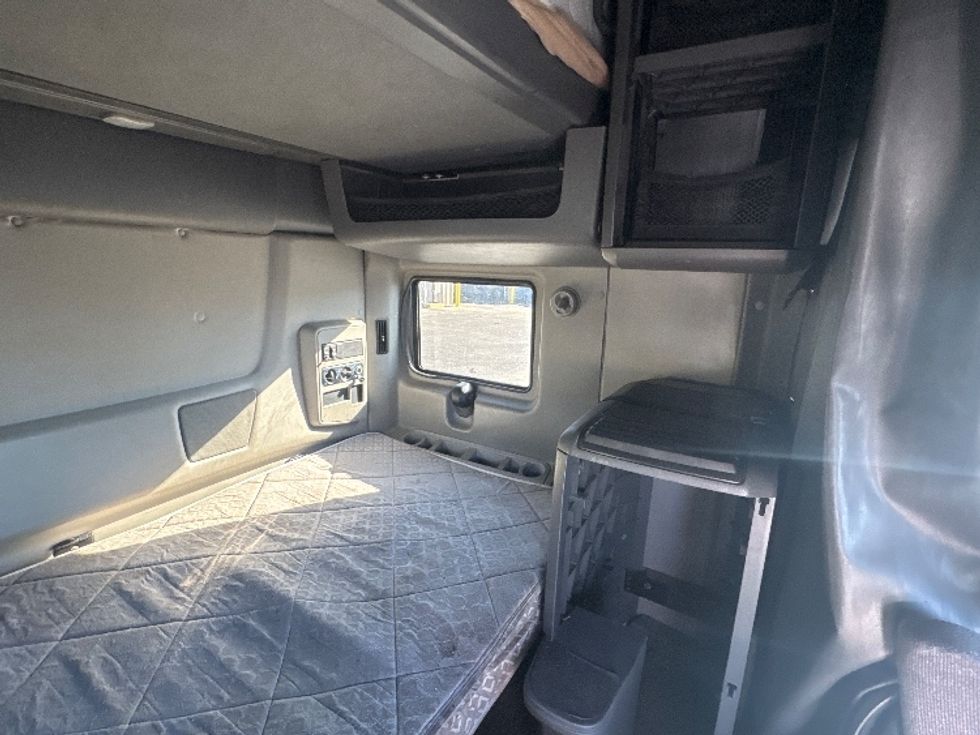 Sleeper Tractor-Heavy Duty Tractors-International-2019-LT625-El Paso-TX-608,487\n\t\tmiles-$ 32,750 - Image 18