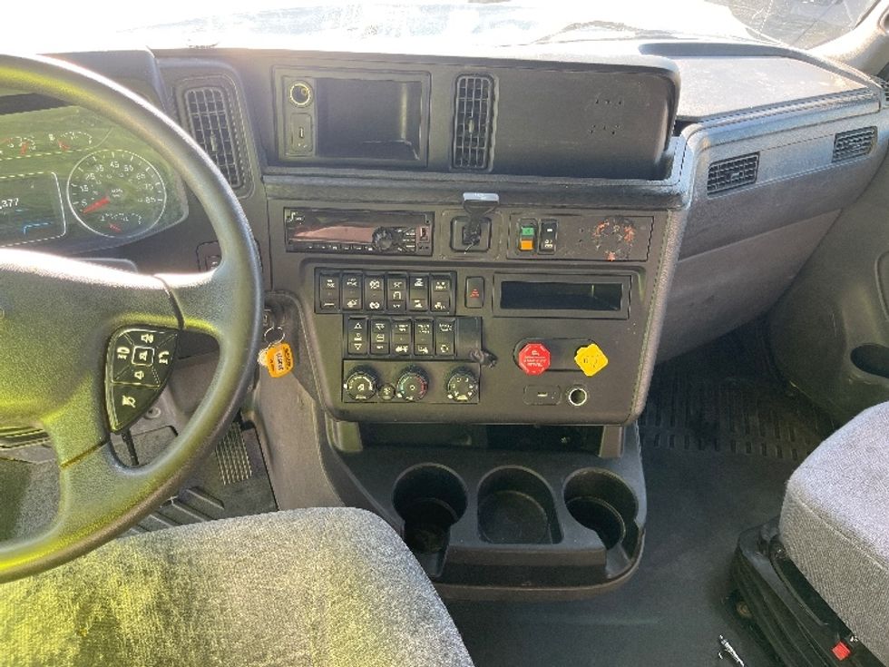 Sleeper Tractor-Heavy Duty Tractors-International-2019-LT625-El Paso-TX-649,353\n\t\tmiles-$ 31,750 - Image 12