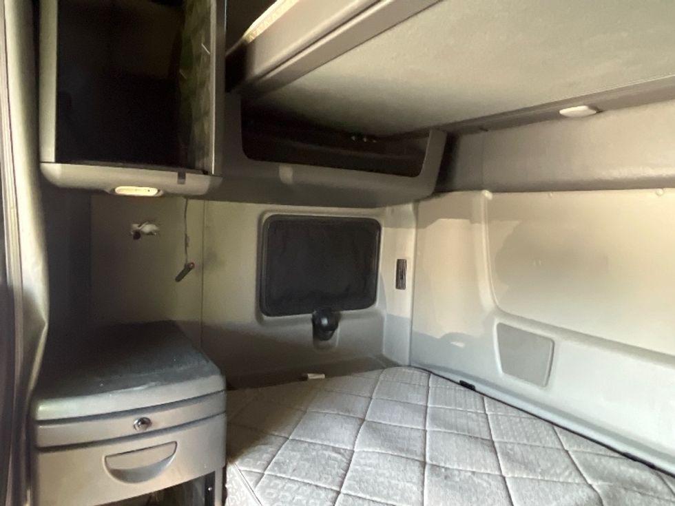 Sleeper Tractor-Heavy Duty Tractors-International-2019-LT625-El Paso-TX-649,353\n\t\tmiles-$ 31,750 - Image 19