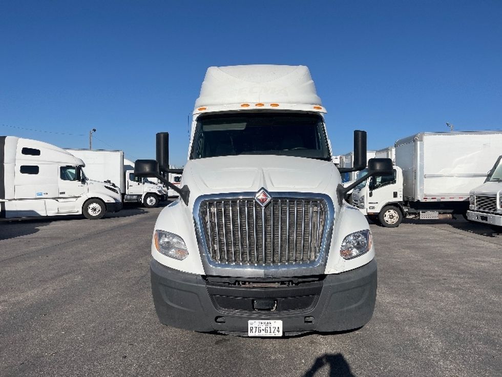 Sleeper Tractor-Heavy Duty Tractors-International-2019-LT625-El Paso-TX-649,353\n\t\tmiles-$ 31,750 - Image 2
