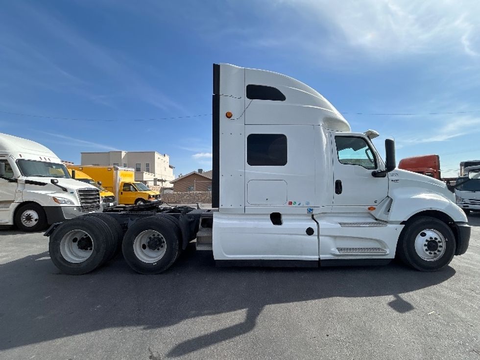 Sleeper Tractor-Heavy Duty Tractors-International-2019-LT625-El Paso-TX-649,353\n\t\tmiles-$ 31,750 - Image 8