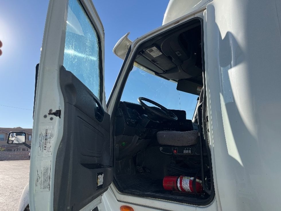 Sleeper Tractor-Heavy Duty Tractors-International-2019-LT625-El Paso-TX-649,353\n\t\tmiles-$ 31,750 - Image 9