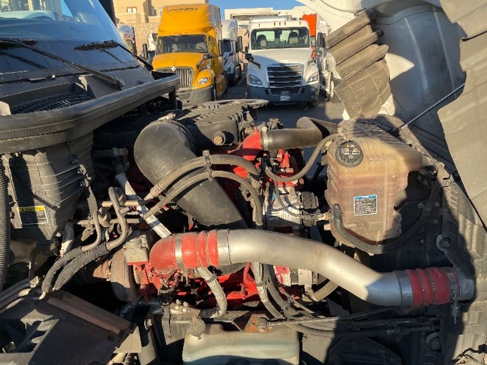 Sleeper Tractor-Heavy Duty Tractors-International-2019-LT625-El Paso-TX-665,038\n\t\tmiles-$ 30,750 - Image 19