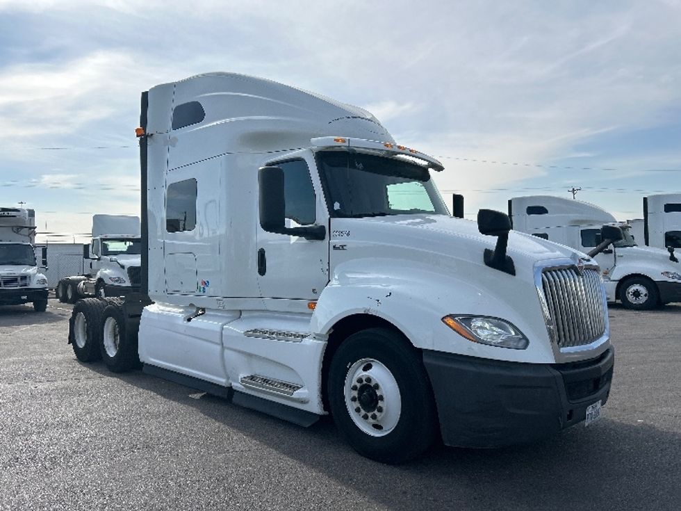 Sleeper Tractor-Heavy Duty Tractors-International-2019-LT625-El Paso-TX-692,942\n\t\tmiles-$ 28,750 - Image 1