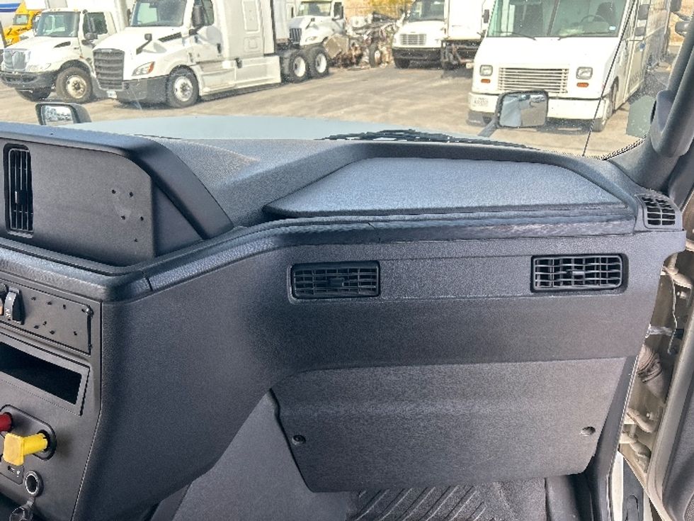 Sleeper Tractor-Heavy Duty Tractors-International-2019-LT625-El Paso-TX-692,942\n\t\tmiles-$ 28,750 - Image 14