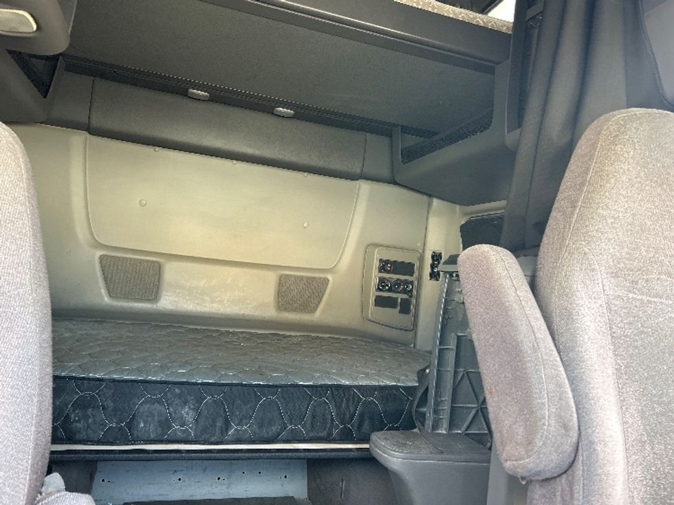 Sleeper Tractor-Heavy Duty Tractors-International-2019-LT625-El Paso-TX-692,942\n\t\tmiles-$ 28,750 - Image 16