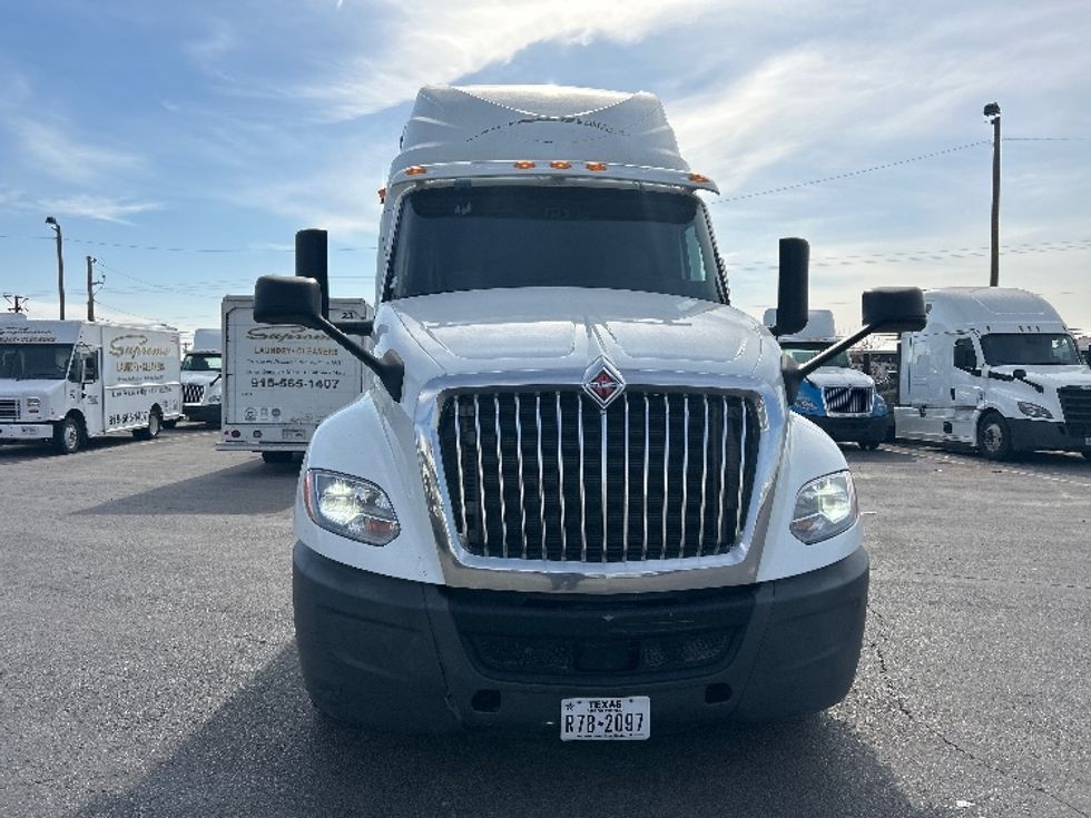 Sleeper Tractor-Heavy Duty Tractors-International-2019-LT625-El Paso-TX-692,942\n\t\tmiles-$ 28,750 - Image 2