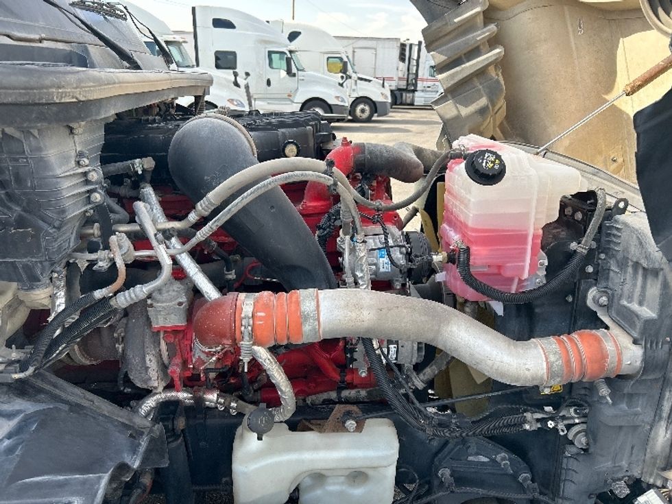 Sleeper Tractor-Heavy Duty Tractors-International-2019-LT625-El Paso-TX-692,942\n\t\tmiles-$ 28,750 - Image 20