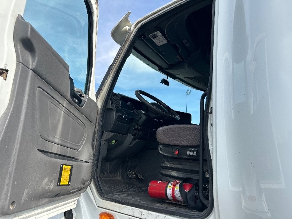 Sleeper Tractor-Heavy Duty Tractors-International-2019-LT625-El Paso-TX-692,942\n\t\tmiles-$ 28,750 - Image 9