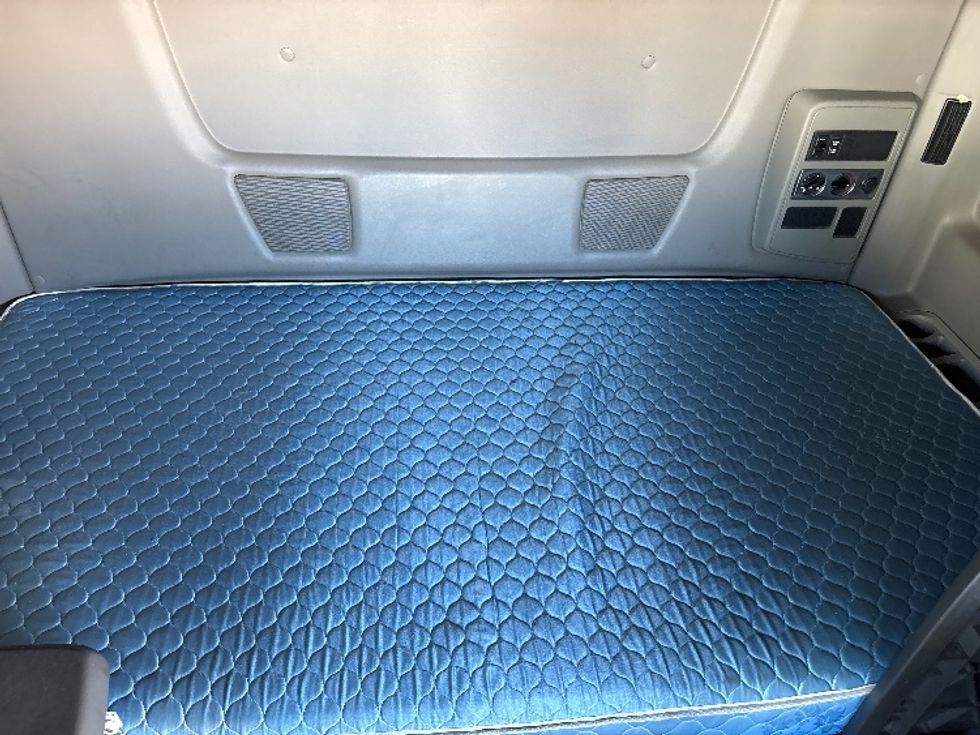 Sleeper Tractor-Heavy Duty Tractors-International-2019-LT625-El Paso-TX-734,427\n\t\tmiles-$ 23,500 - Image 17