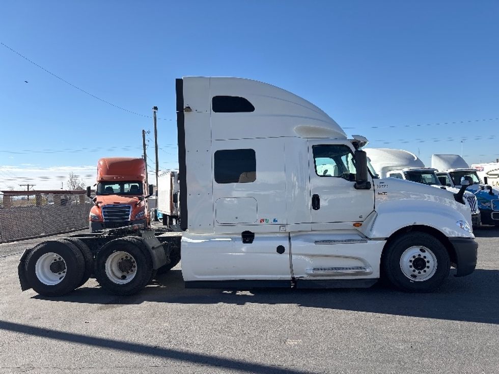 Sleeper Tractor-Heavy Duty Tractors-International-2019-LT625-El Paso-TX-734,427\n\t\tmiles-$ 23,500 - Image 8