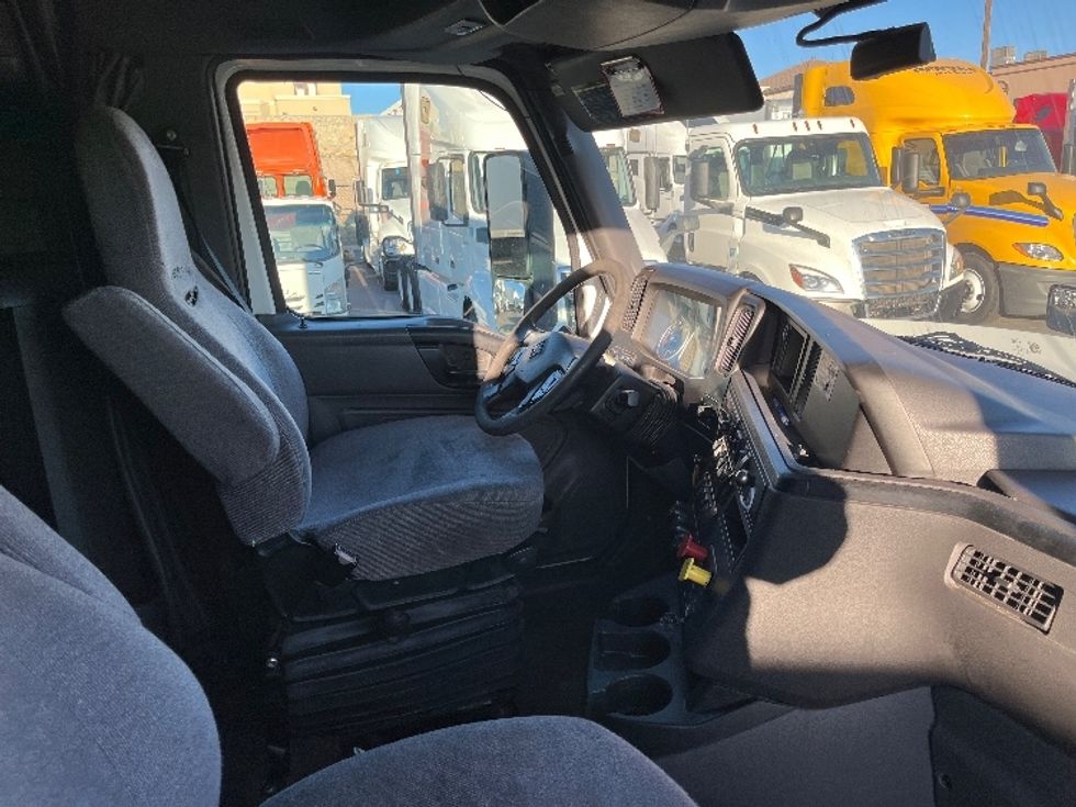 Sleeper Tractor-Heavy Duty Tractors-International-2019-LT625-El Paso-TX-734,459\n\t\tmiles-$ 26,000 - Image 15