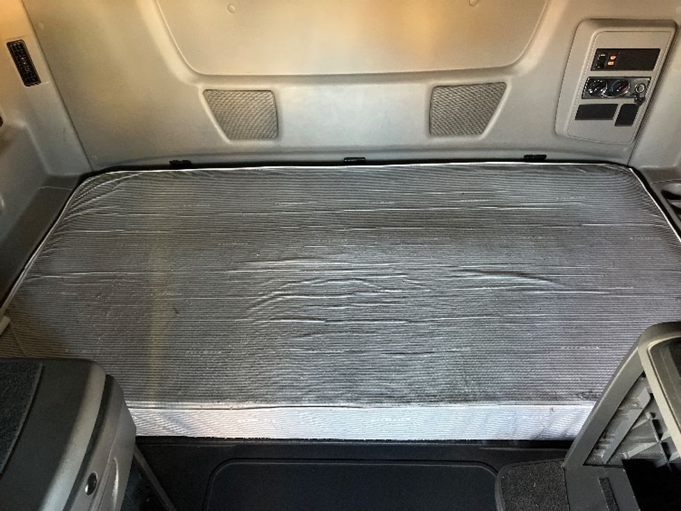 Sleeper Tractor-Heavy Duty Tractors-International-2019-LT625-El Paso-TX-734,459\n\t\tmiles-$ 26,000 - Image 17