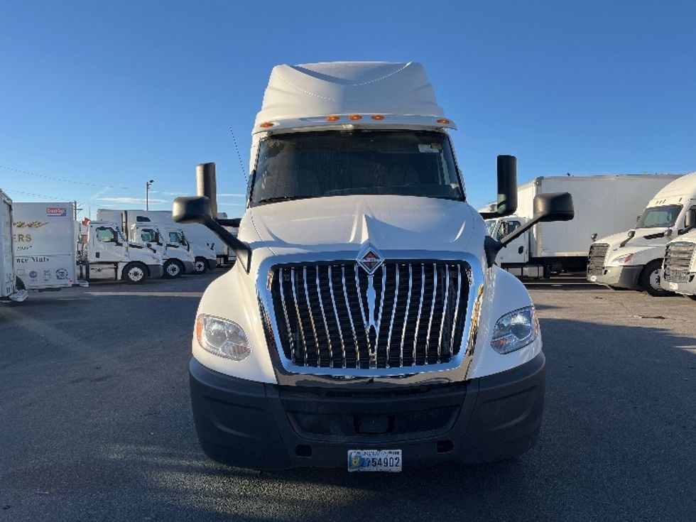 Sleeper Tractor-Heavy Duty Tractors-International-2019-LT625-El Paso-TX-734,459\n\t\tmiles-$ 26,000 - Image 2