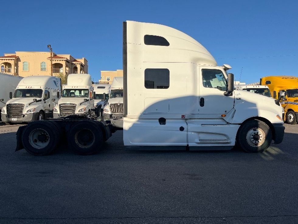 Sleeper Tractor-Heavy Duty Tractors-International-2019-LT625-El Paso-TX-734,459\n\t\tmiles-$ 26,000 - Image 8