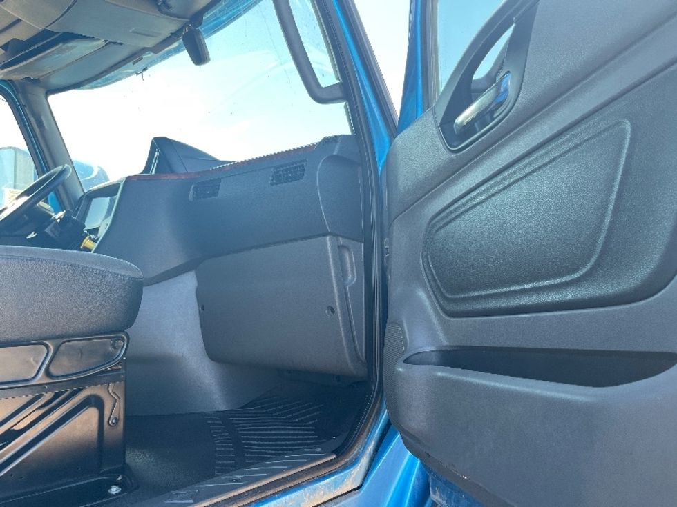 Sleeper Tractor-Heavy Duty Tractors-International-2019-LT625-El Paso-TX-754,349\n\t\tmiles-$ 27,250 - Image 13