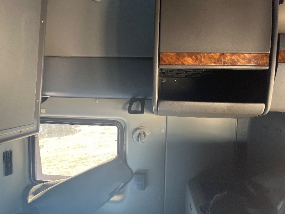 Sleeper Tractor-Heavy Duty Tractors-International-2019-LT625-El Paso-TX-754,349\n\t\tmiles-$ 27,250 - Image 18