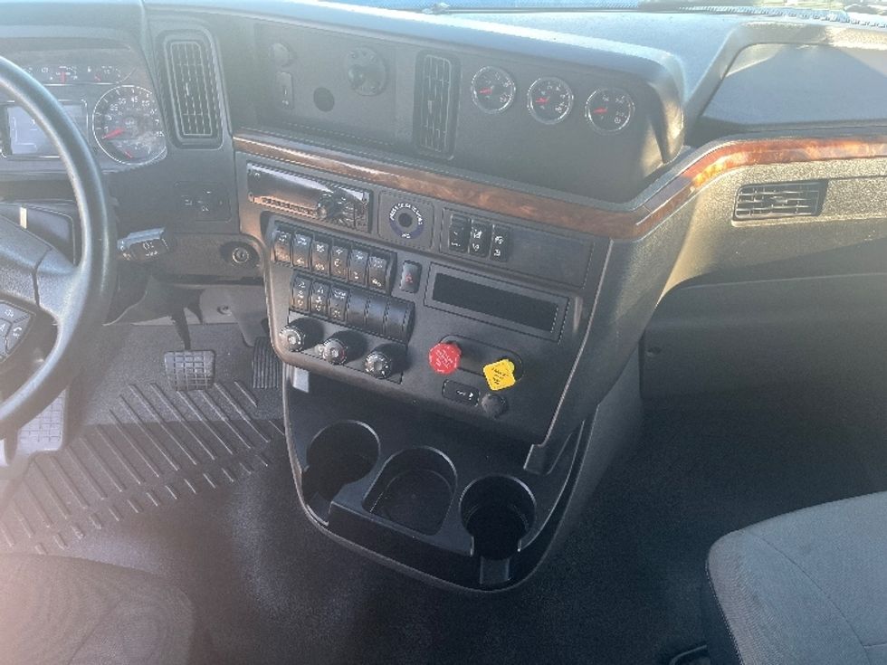 Sleeper Tractor-Heavy Duty Tractors-International-2019-LT625-El Paso-TX-767,594\n\t\tmiles-$ 36,500 - Image 12