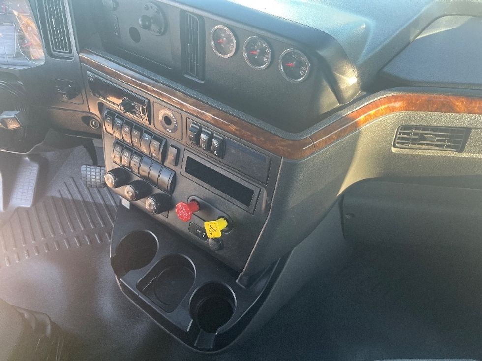 Sleeper Tractor-Heavy Duty Tractors-International-2019-LT625-El Paso-TX-767,594\n\t\tmiles-$ 36,500 - Image 15